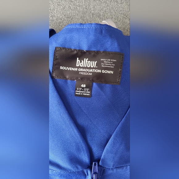 💥SOLD💥Graduation Gown Cap Set For Adults NEW - Picture 7 of 10